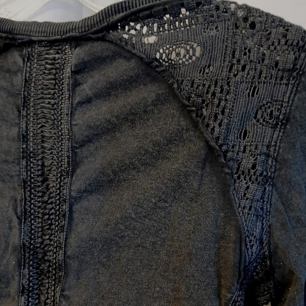 FREE PEOPLE Shell Lace Henley T-shirt Top XS Black Scoop neck Gold Coast LS - Picture 10 of 14